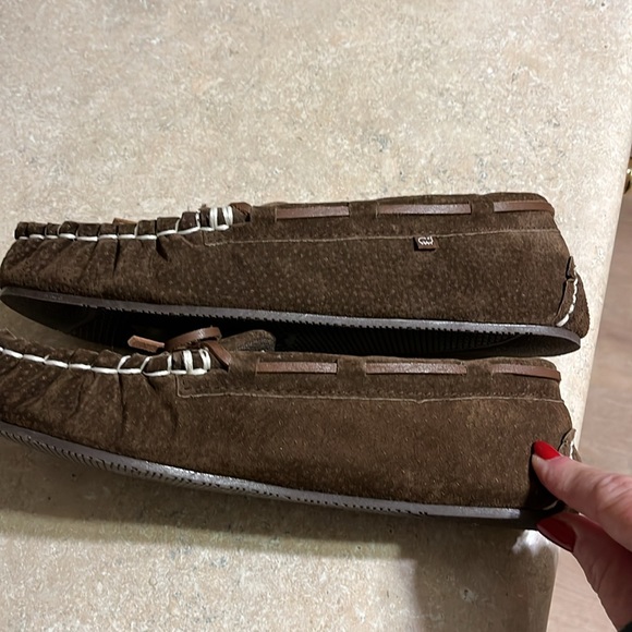 Lamo women’s slippers never worn size 11- excellent condition! Perfect! - Picture 6 of 6